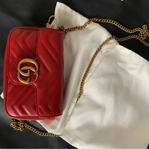 Gucci Marmont Bag in Hibiscus Red - Picture 6 of 10